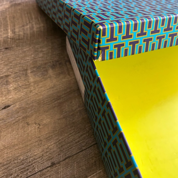 Tory Burch Patterned Box - Picture 4 of 8